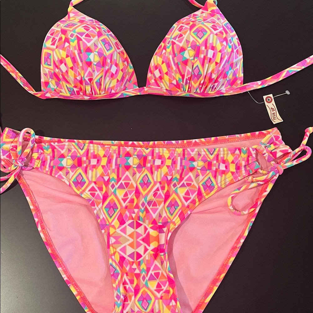 NWT Colorful Geometric  bikini push-up